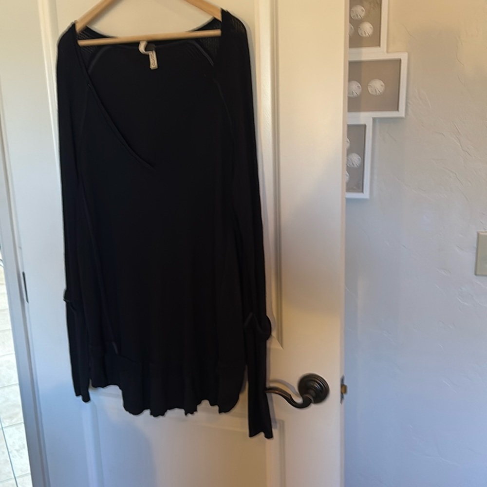Free peoplee black waff sweater tunic